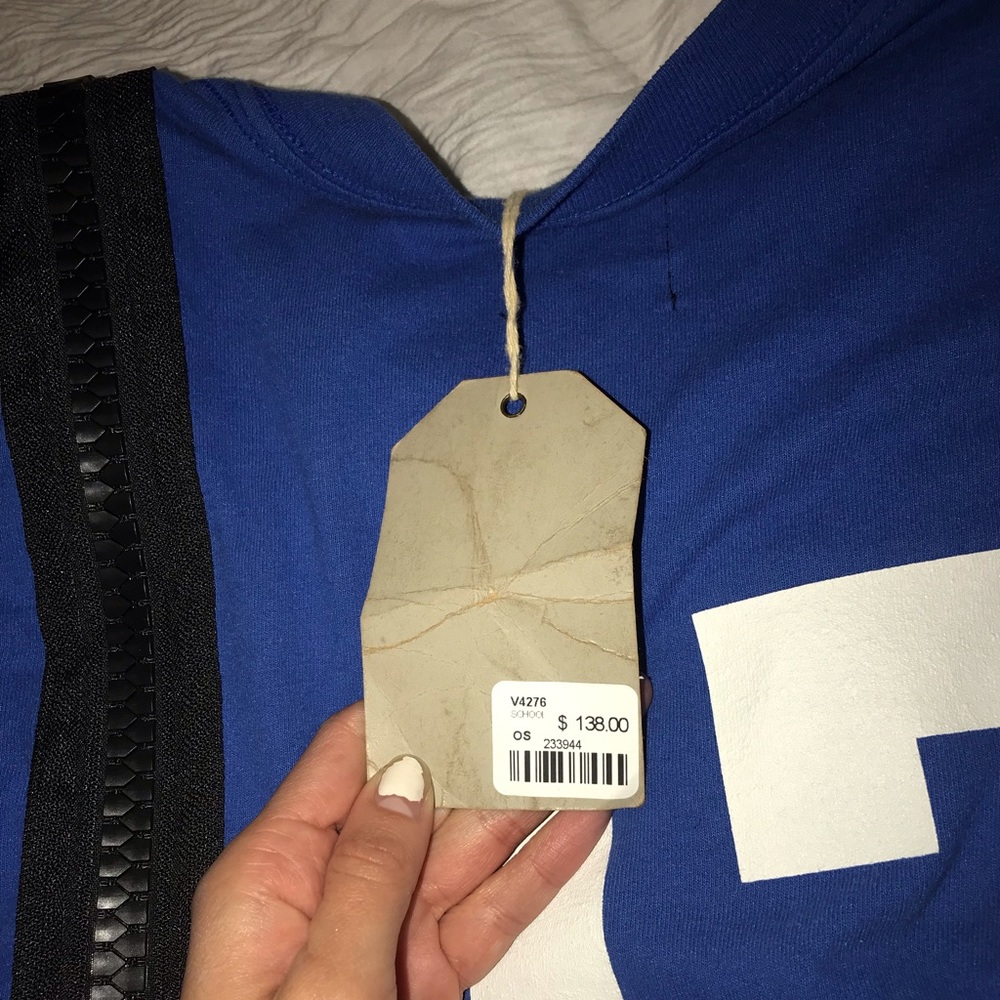 LF tee - Picture 3 of 3